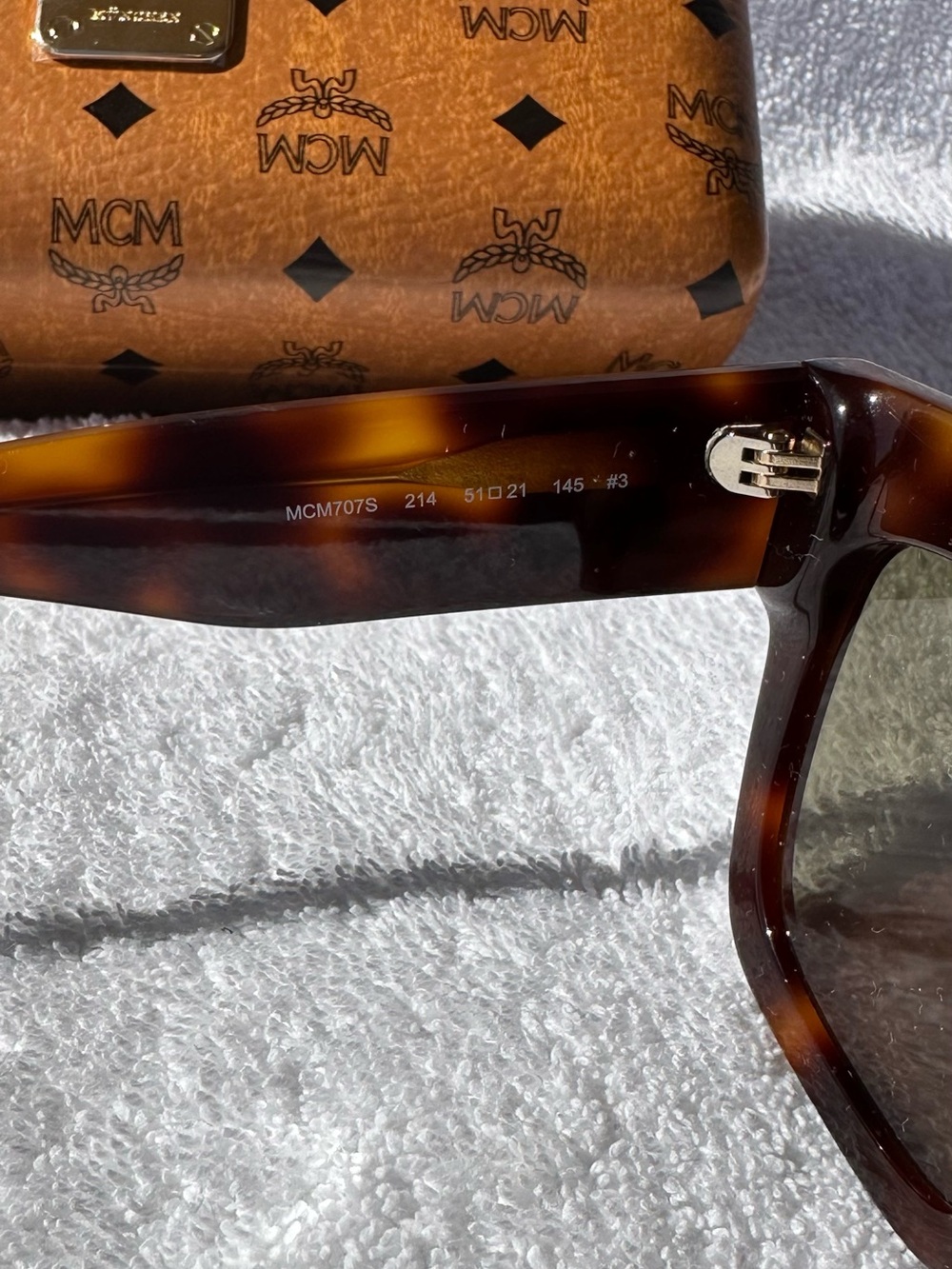 Full Inclusion MCM Havana Tortoiseshell Sunglasses - Authenticated by Poizon - Picture 9 of 13